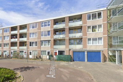 Amalia van Solmsstraat 24
